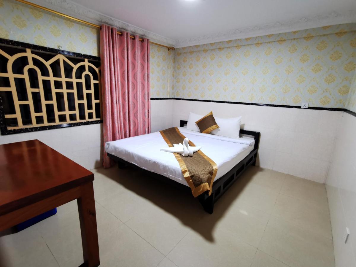 Invito Guesthouse Сиануквиль Экстерьер фото