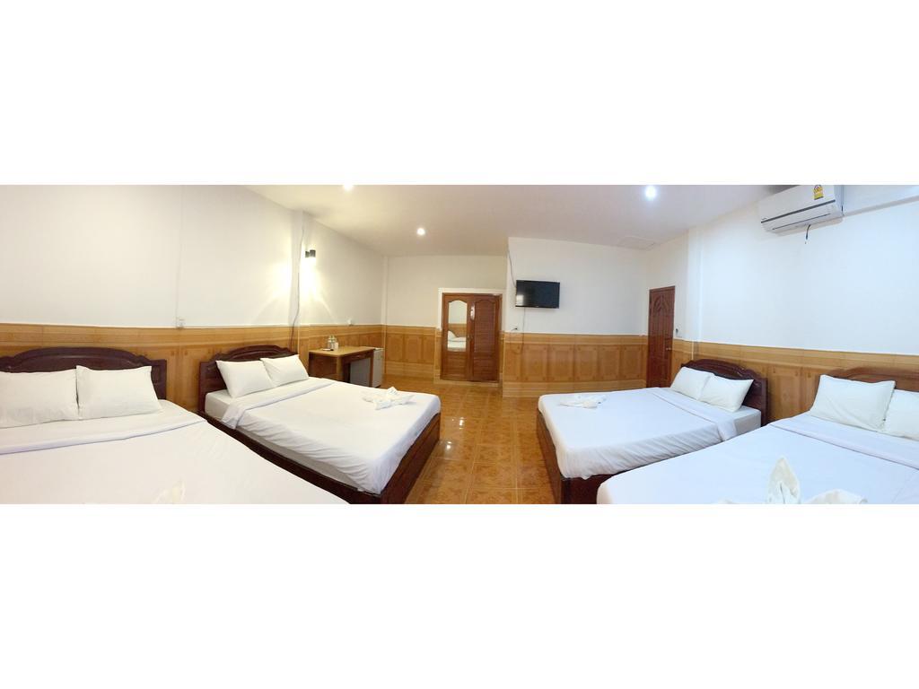 Invito Guesthouse Сиануквиль Экстерьер фото