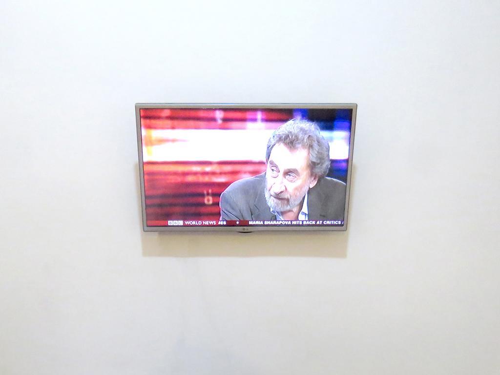 Invito Guesthouse Сиануквиль Экстерьер фото