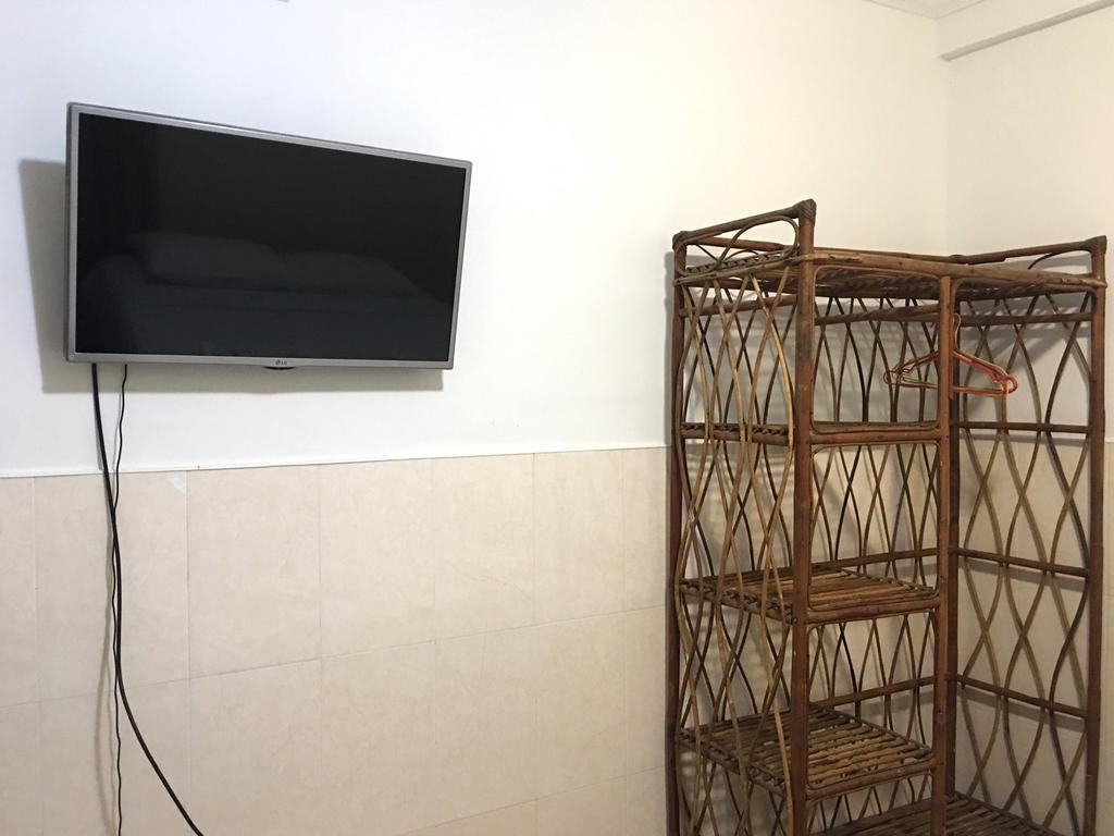 Invito Guesthouse Сиануквиль Экстерьер фото