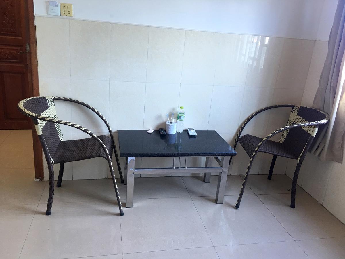 Invito Guesthouse Сиануквиль Экстерьер фото
